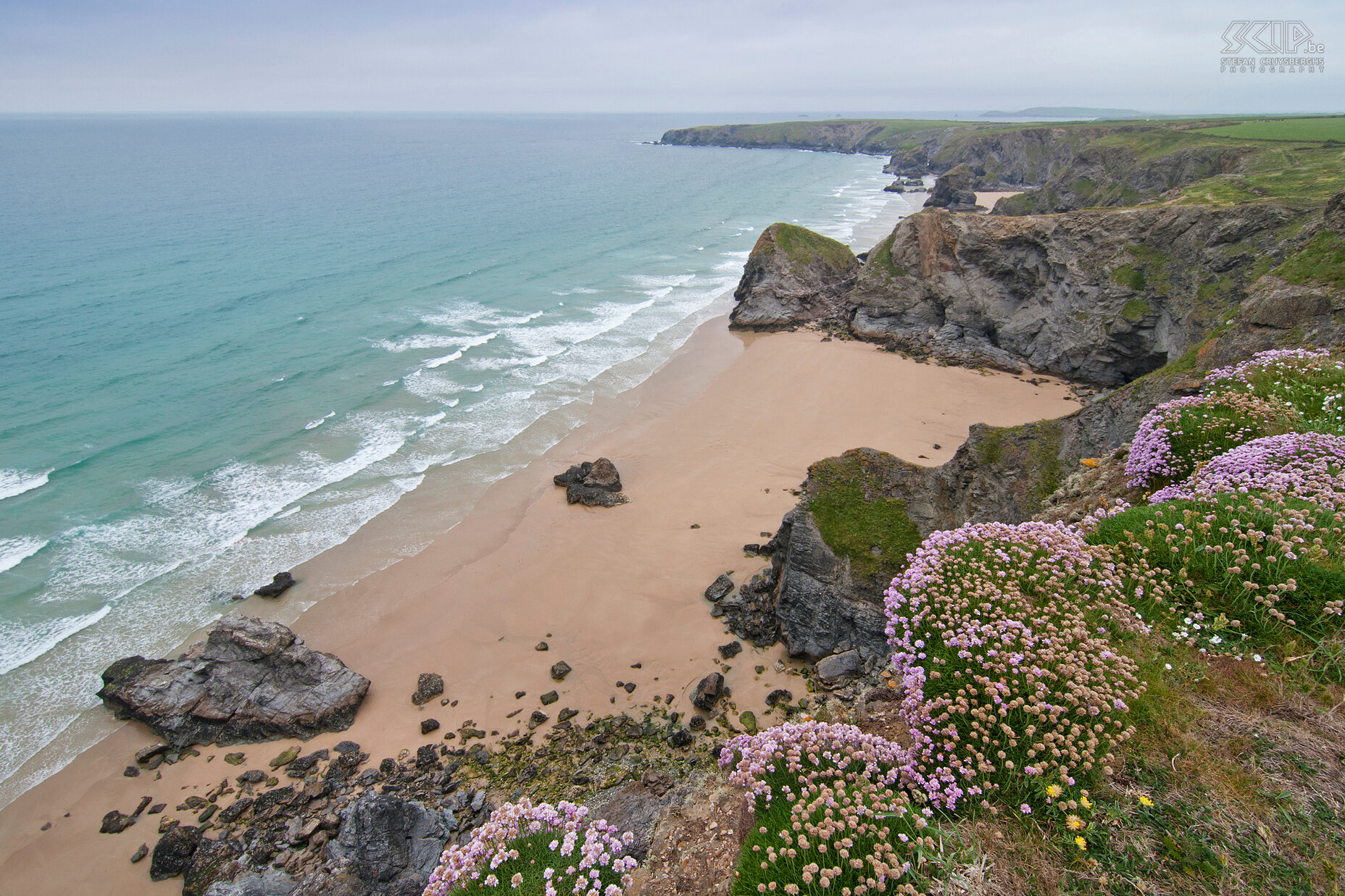 Bedruthan Steps One of the most spectacular views at the Cornish coast are the cliffs and beaches of Bedruthan Steps which are located between Padstow and Newquay. Stefan Cruysberghs